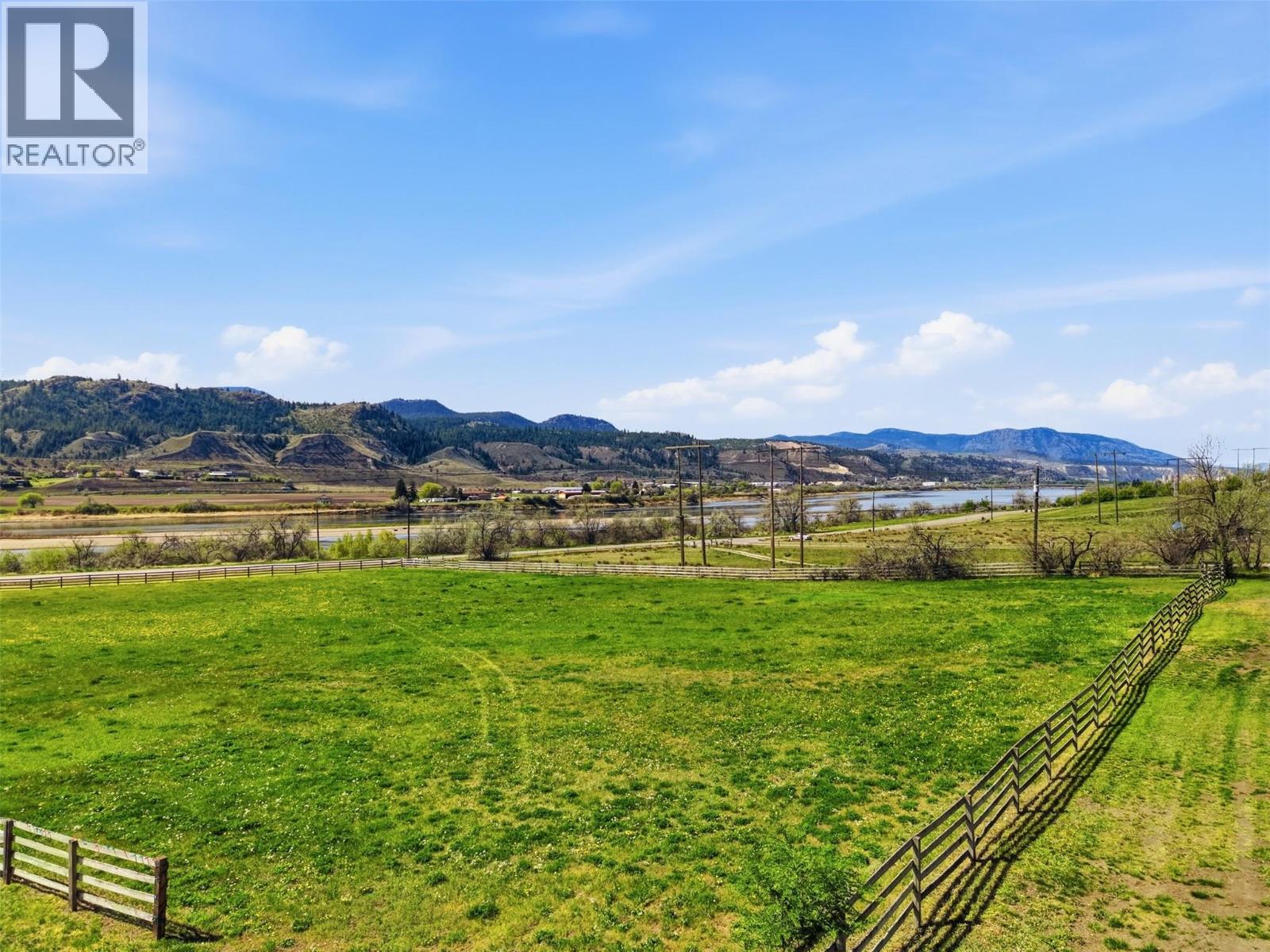 3335 SHUSWAP Road - 82
