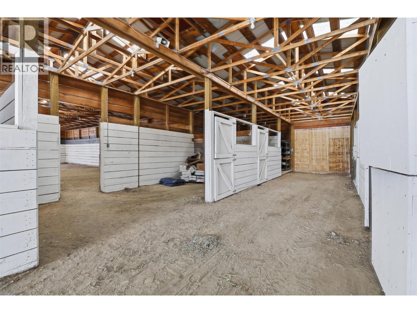 3335 SHUSWAP Road - 69