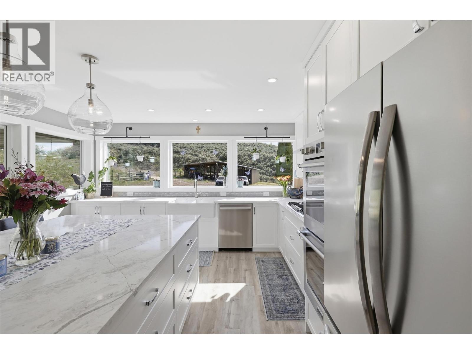 3335 SHUSWAP Road - 11