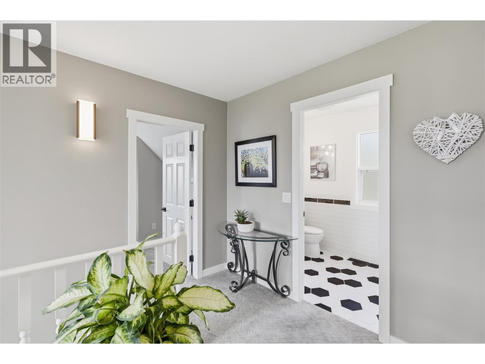 3335 SHUSWAP Road - 37