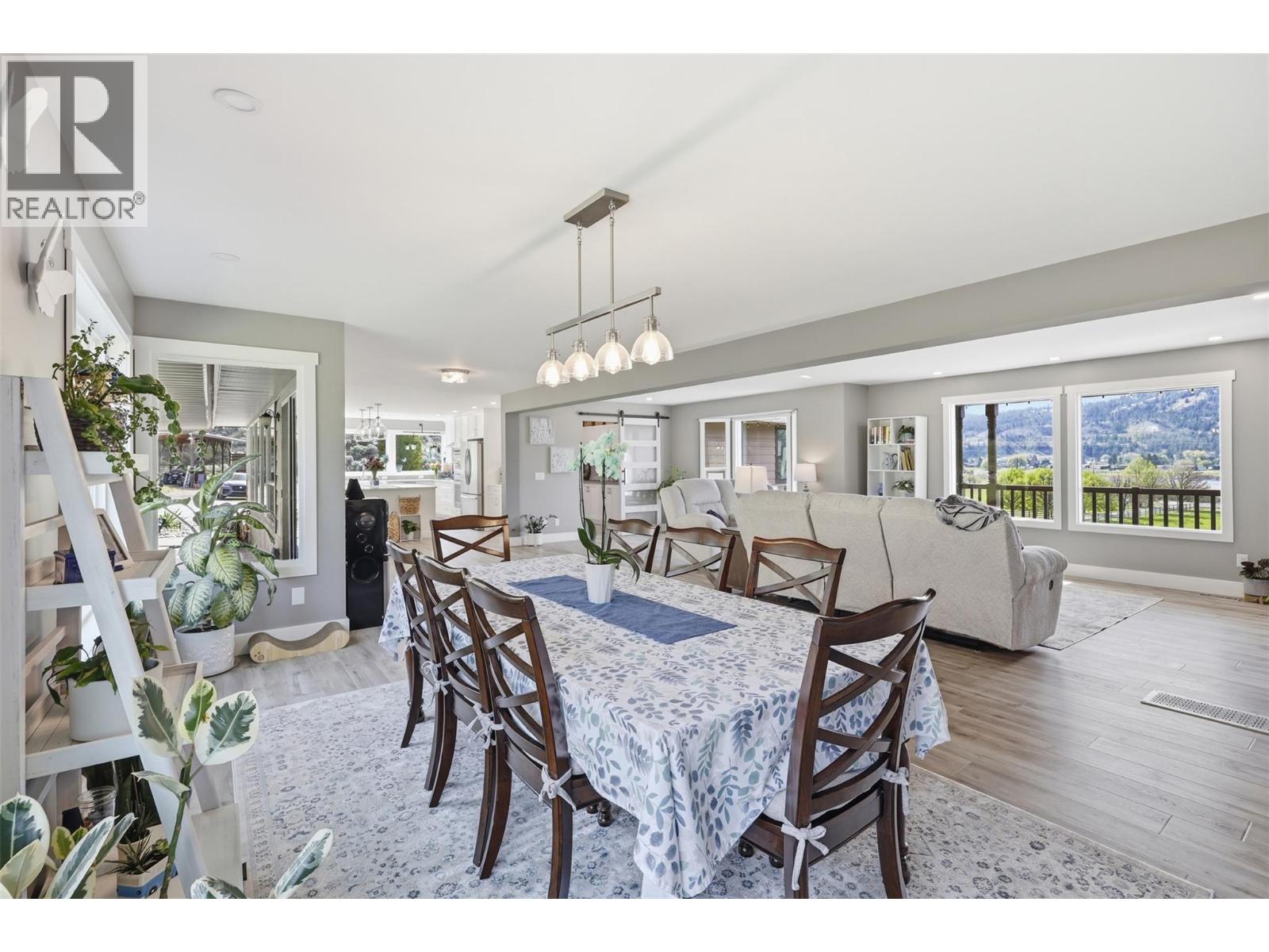 3335 SHUSWAP Road - 21