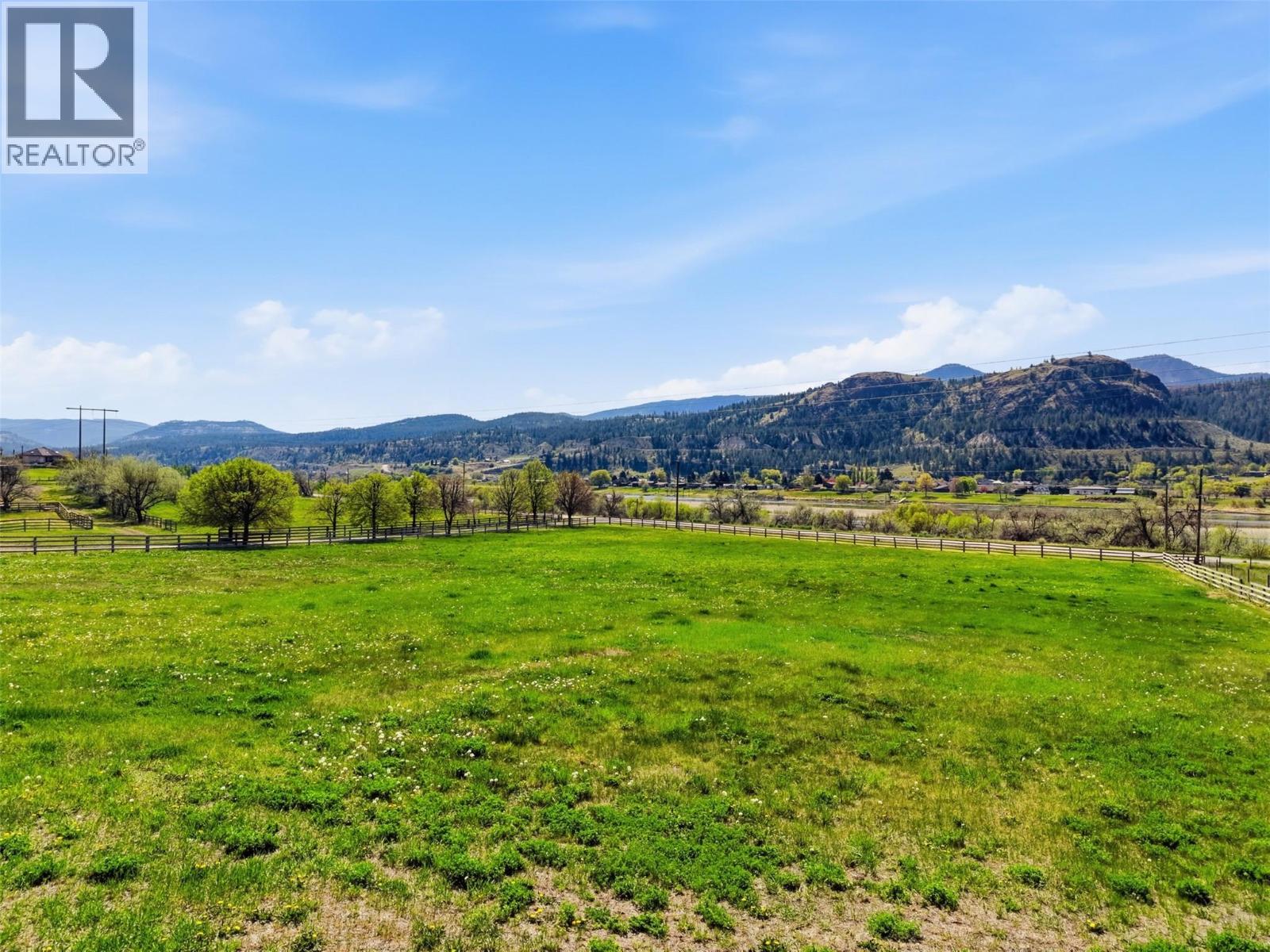 3335 SHUSWAP Road - 83