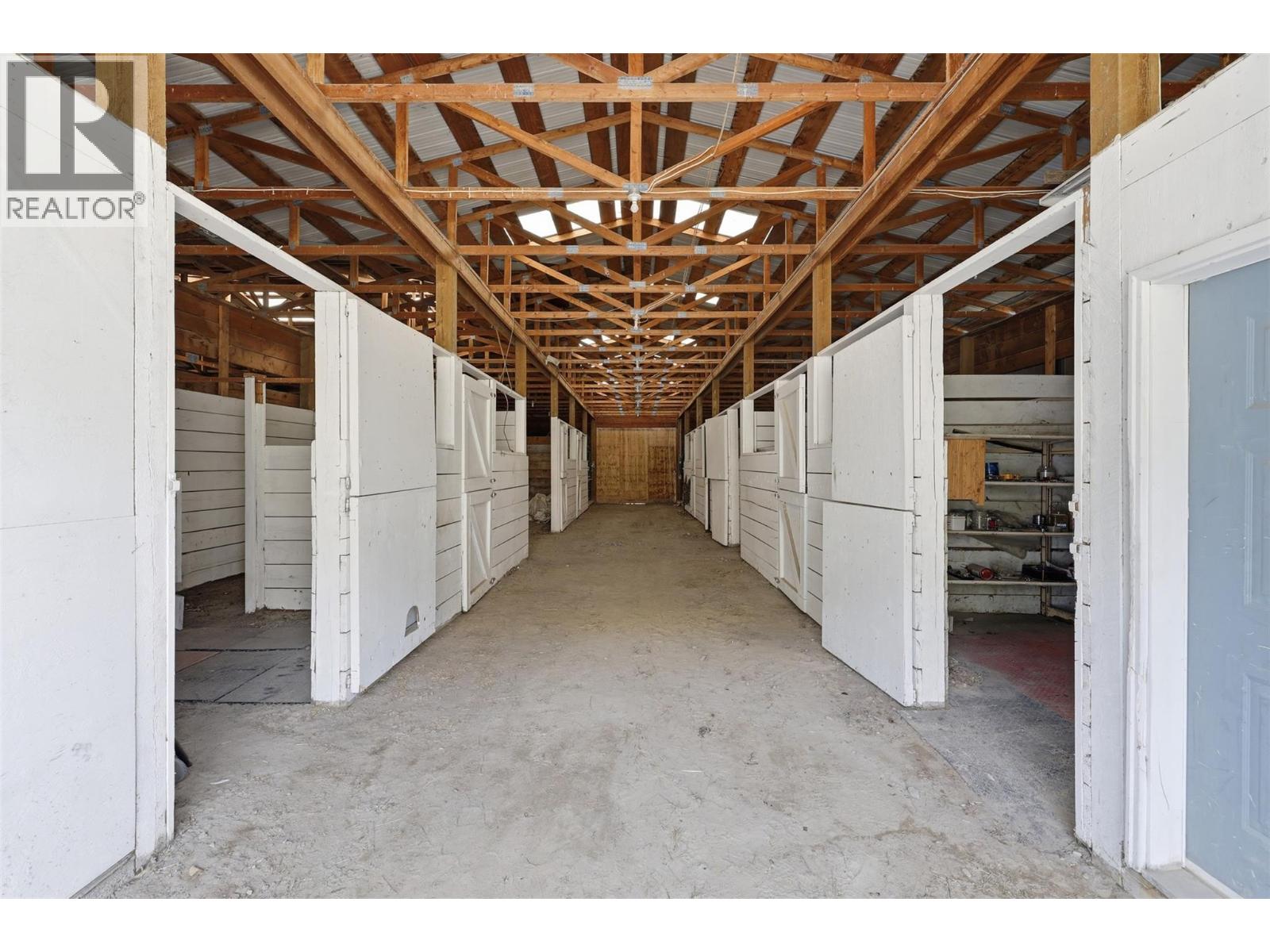 3335 SHUSWAP Road - 68