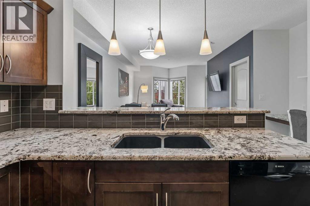 #216 70 Royal Oak Plaza NW - 4