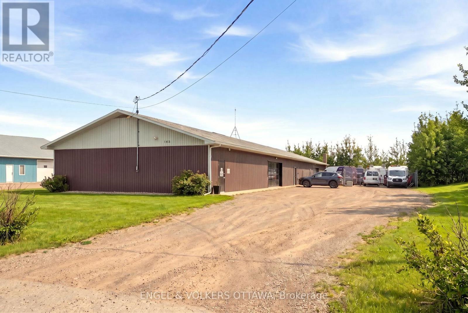 162 WESCAR LANE, Ottawa. Luxury613. By Peter Sagos - Image 1