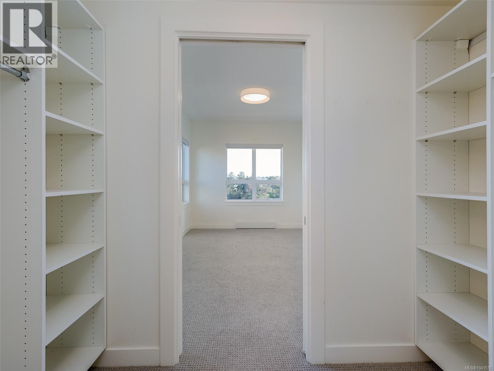 #403 757 Tyee Rd - 18
