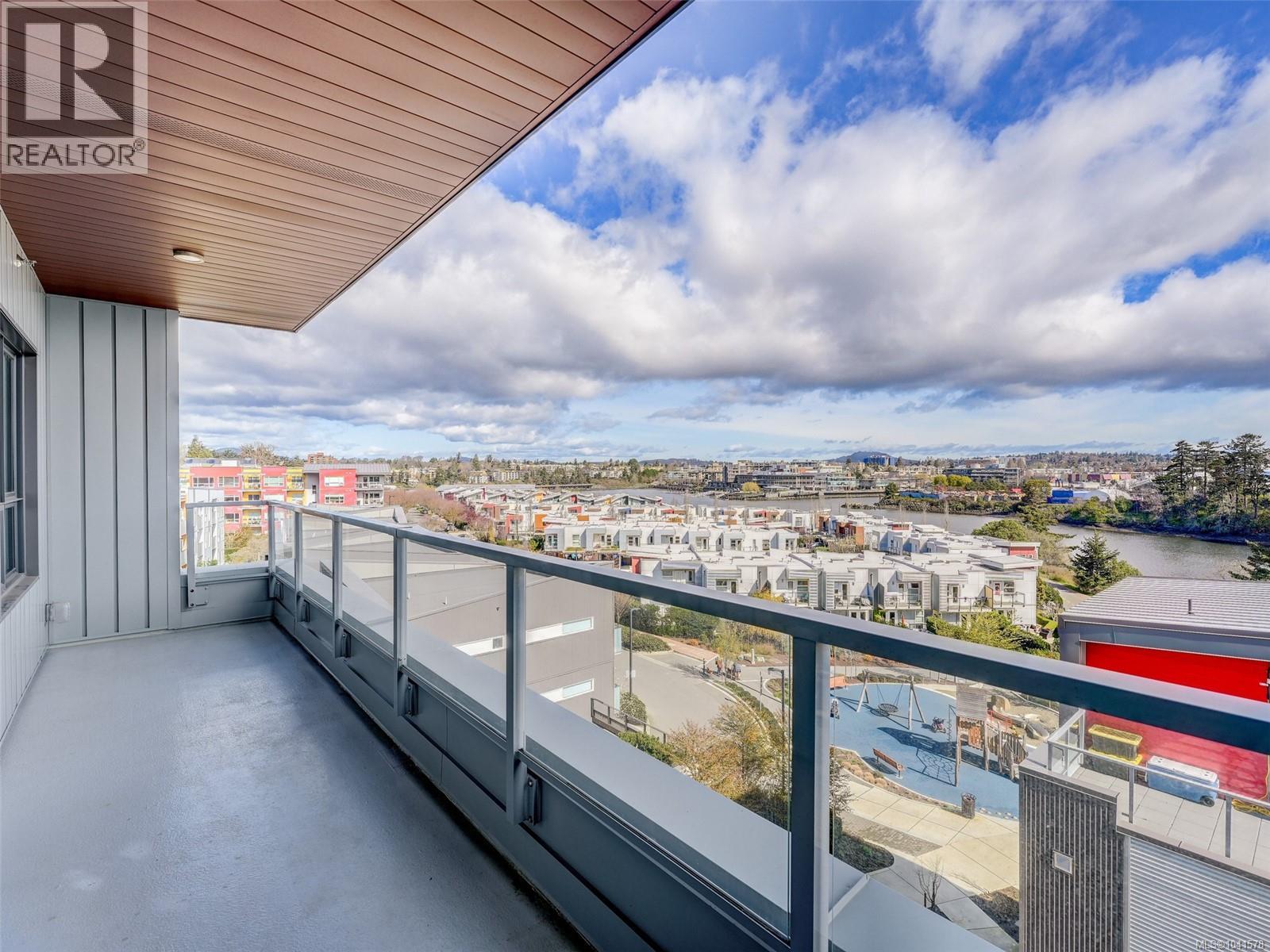 #403 757 Tyee Rd - 26