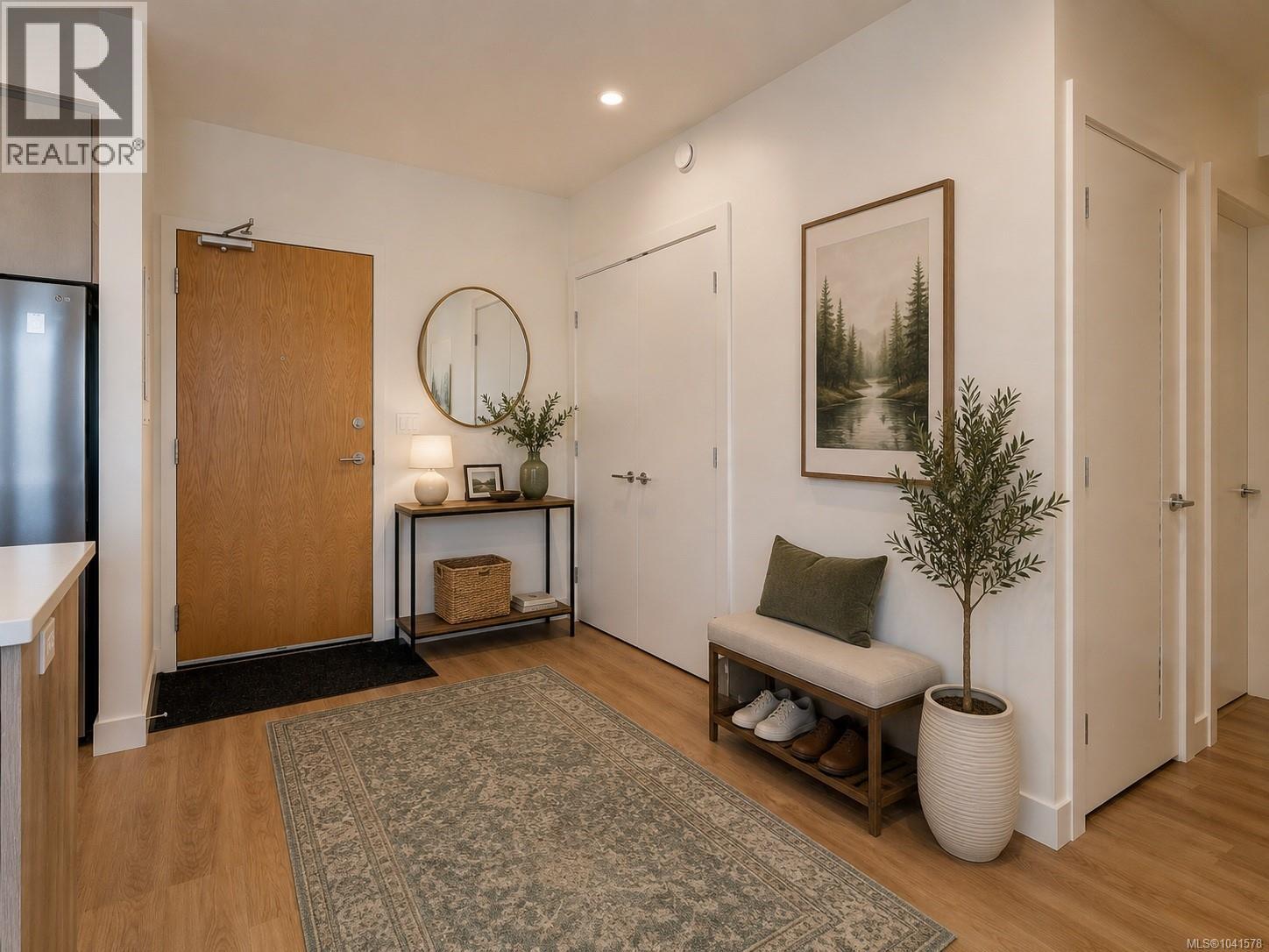 #403 757 Tyee Rd - 4