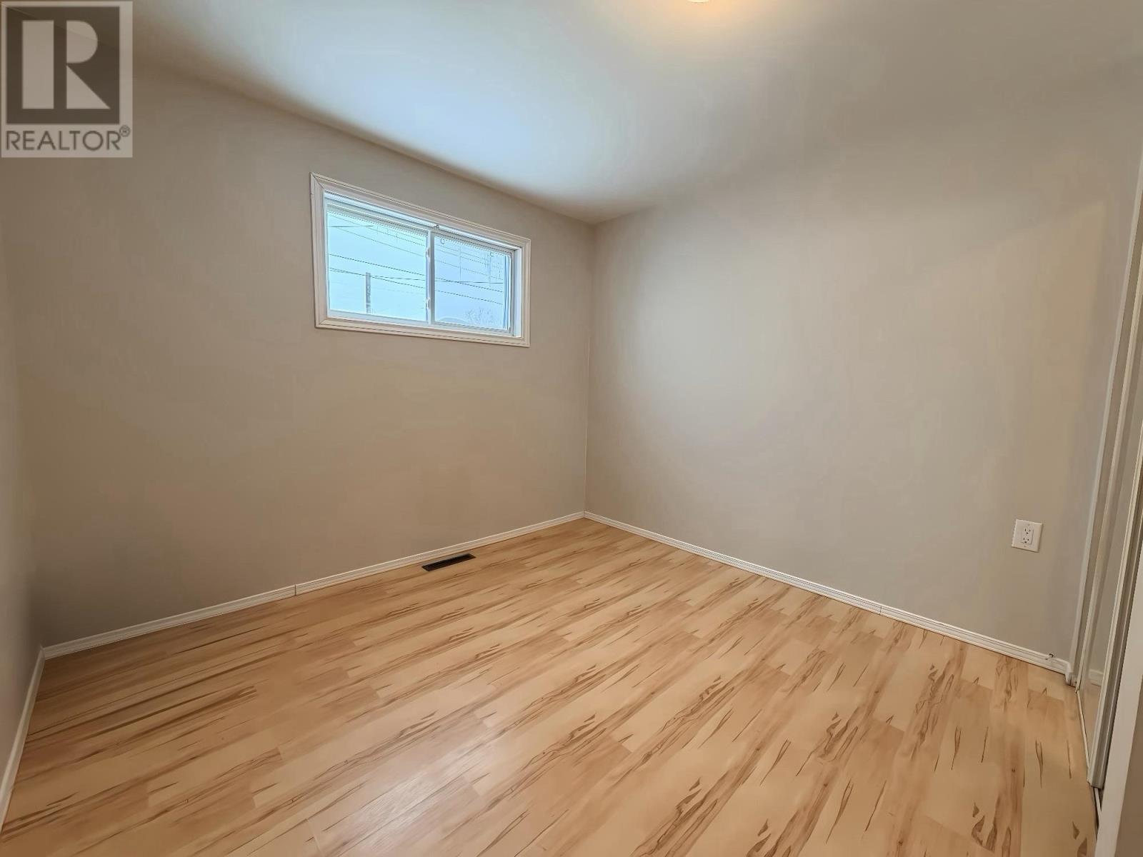 330 Ball Park CRES - 8