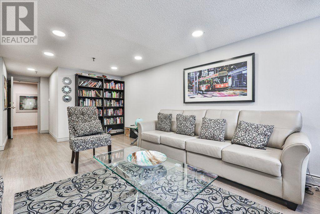 #1105 1240 MARLBOROUGH COURT - 37