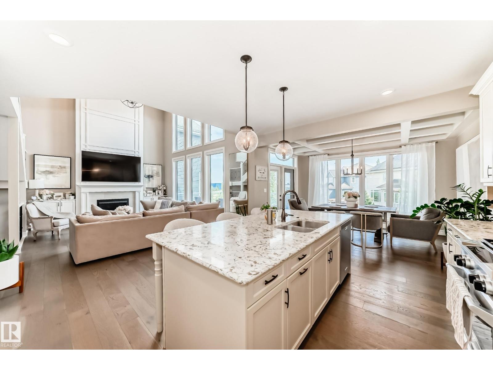 9034 24 AVE SW SW - 1