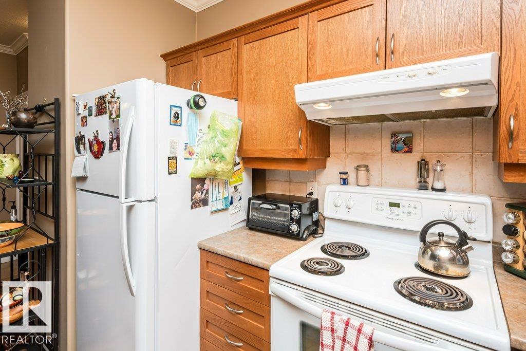 #110 8528 82 AV NW - 14