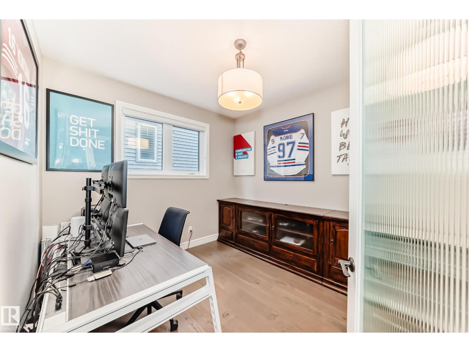 9034 24 AVE SW SW - 20