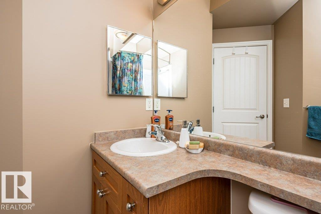 #110 8528 82 AV NW - 32