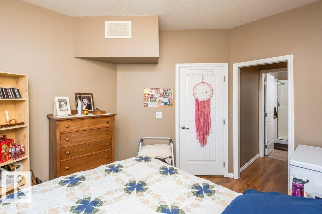 #110 8528 82 AV NW - 23