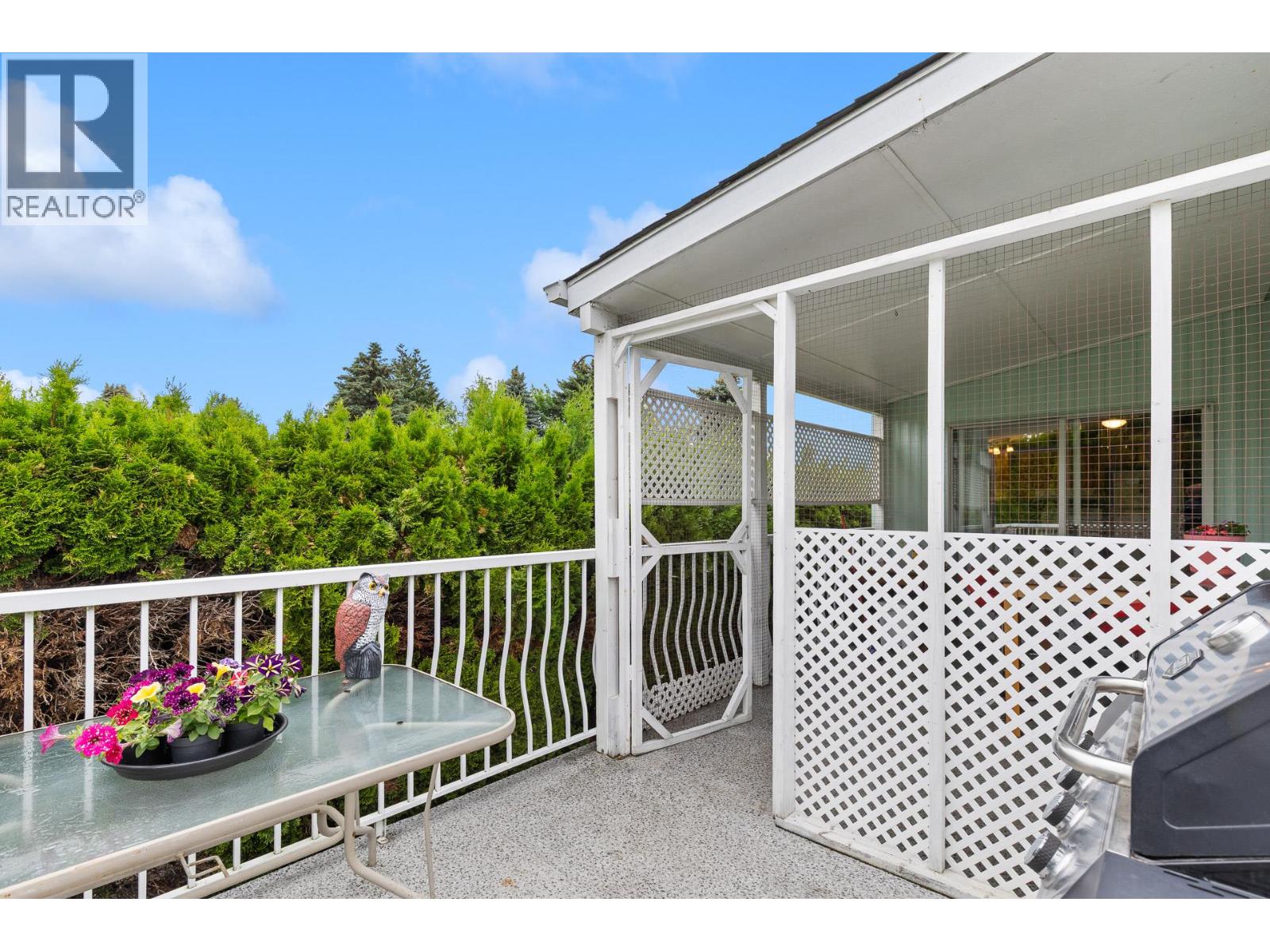 #62 3535 Casorso Road - 23