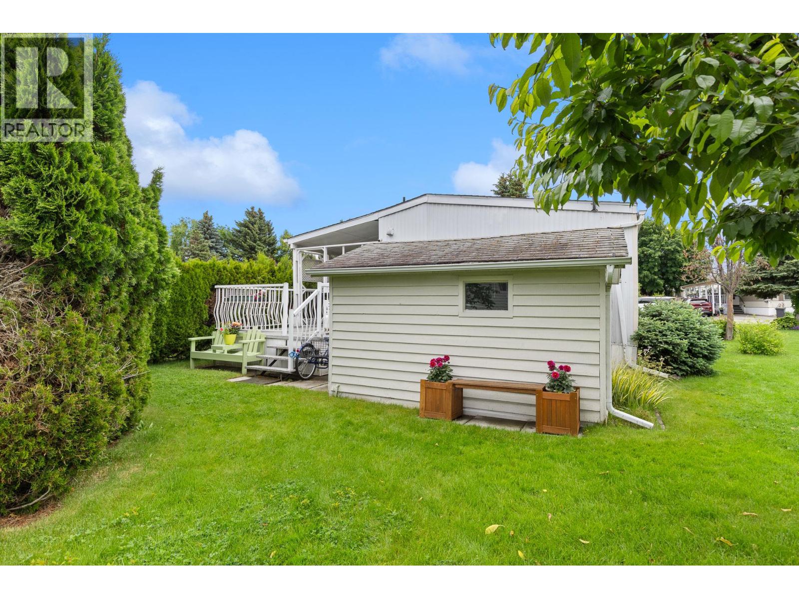 #62 3535 Casorso Road - 25