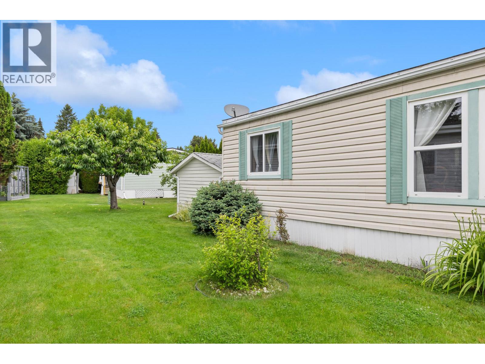 #62 3535 Casorso Road - 27