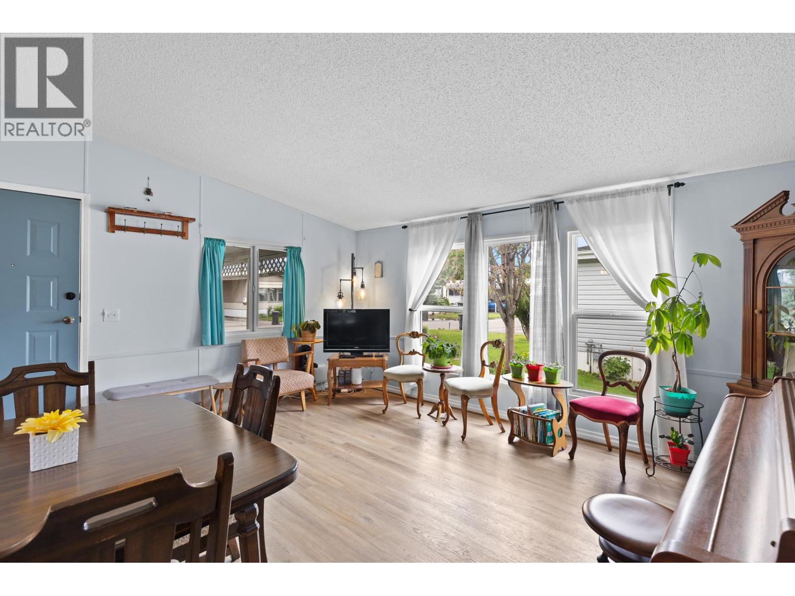 #62 3535 Casorso Road - 11