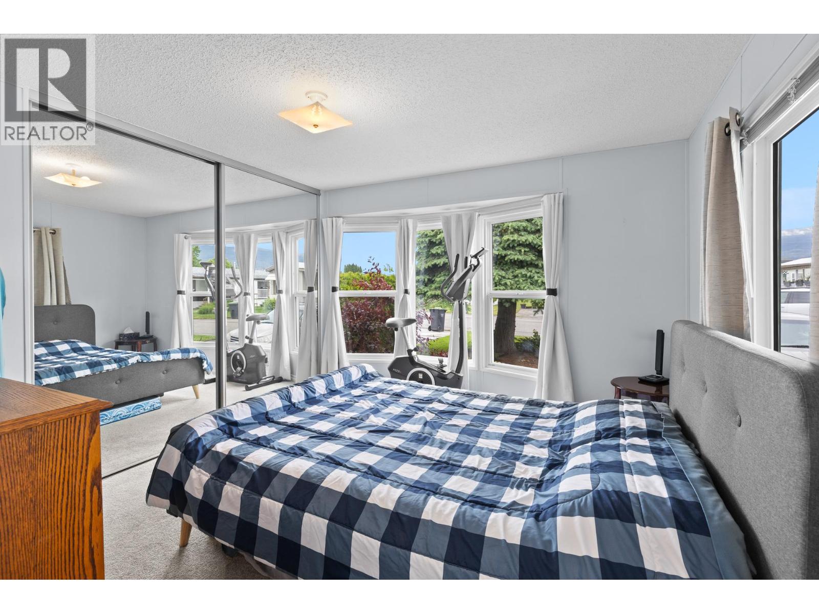 #62 3535 Casorso Road - 18