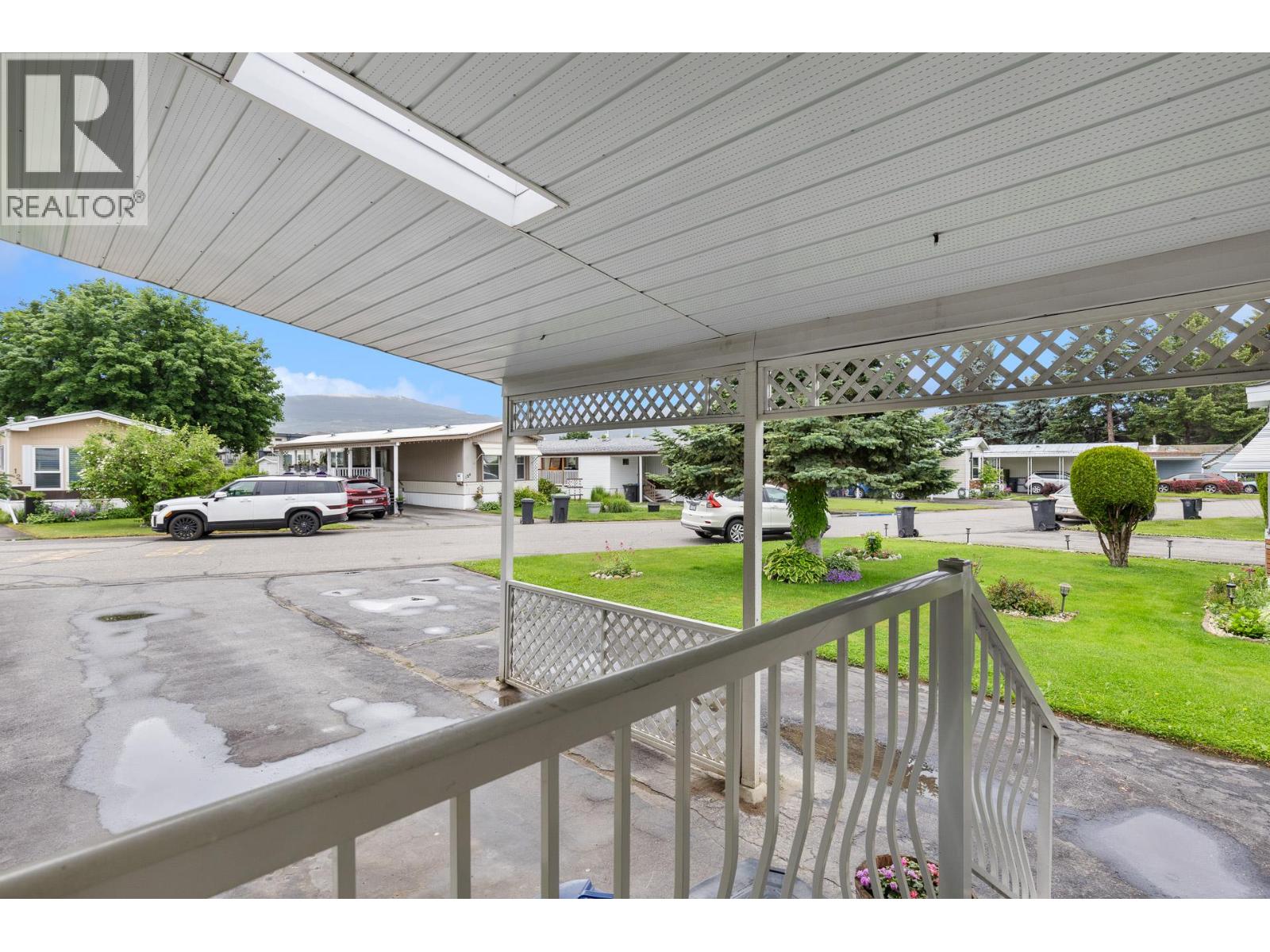 #62 3535 Casorso Road - 26