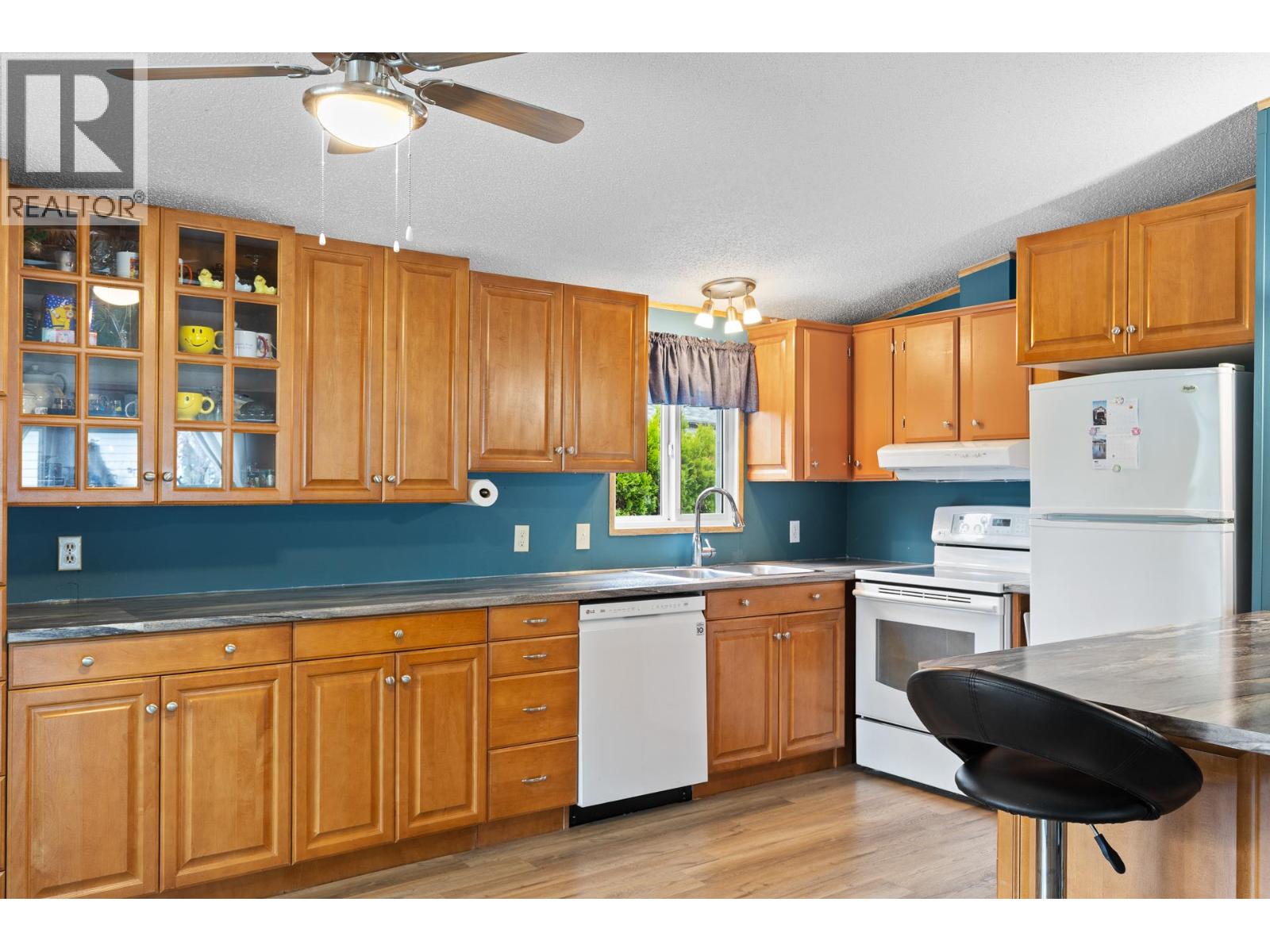 #62 3535 Casorso Road - 4