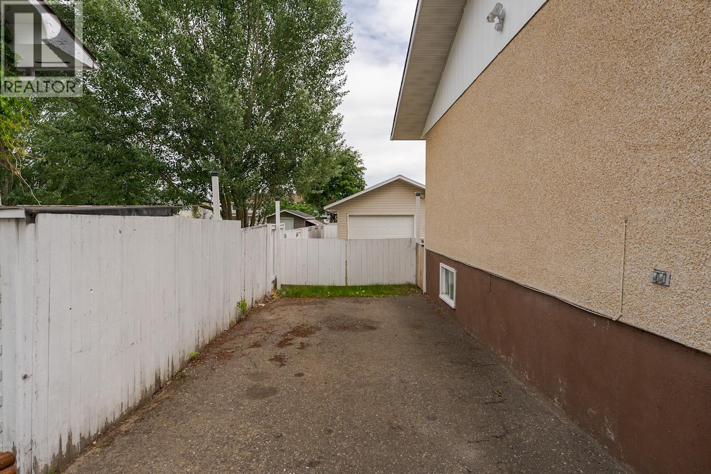 Photo 31 of 35 — 636 LACOMA STREET · Prince George, BC