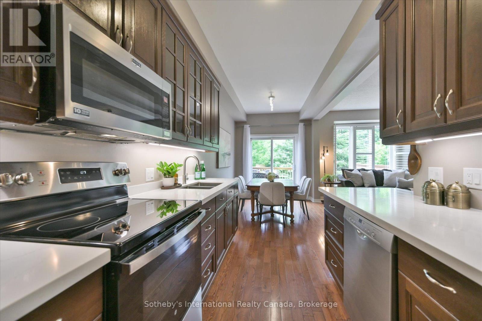 #41 300 RAVINEVIEW WAY - 19