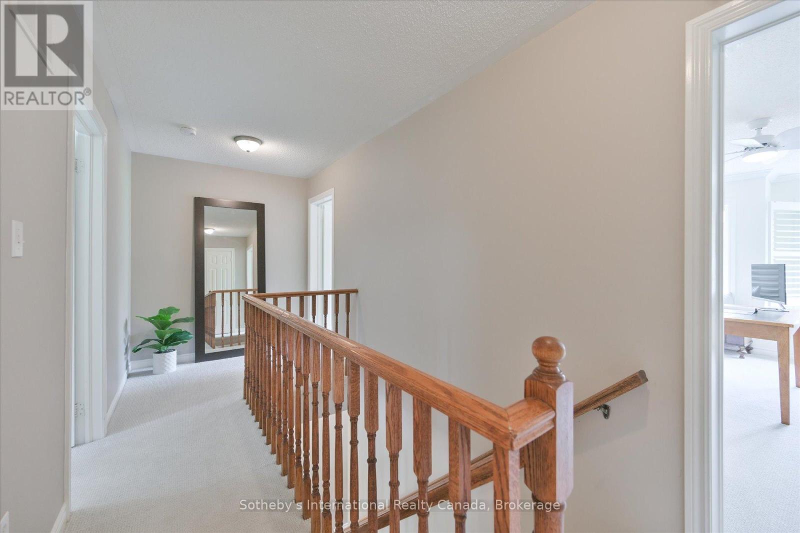 #41 300 RAVINEVIEW WAY - 23