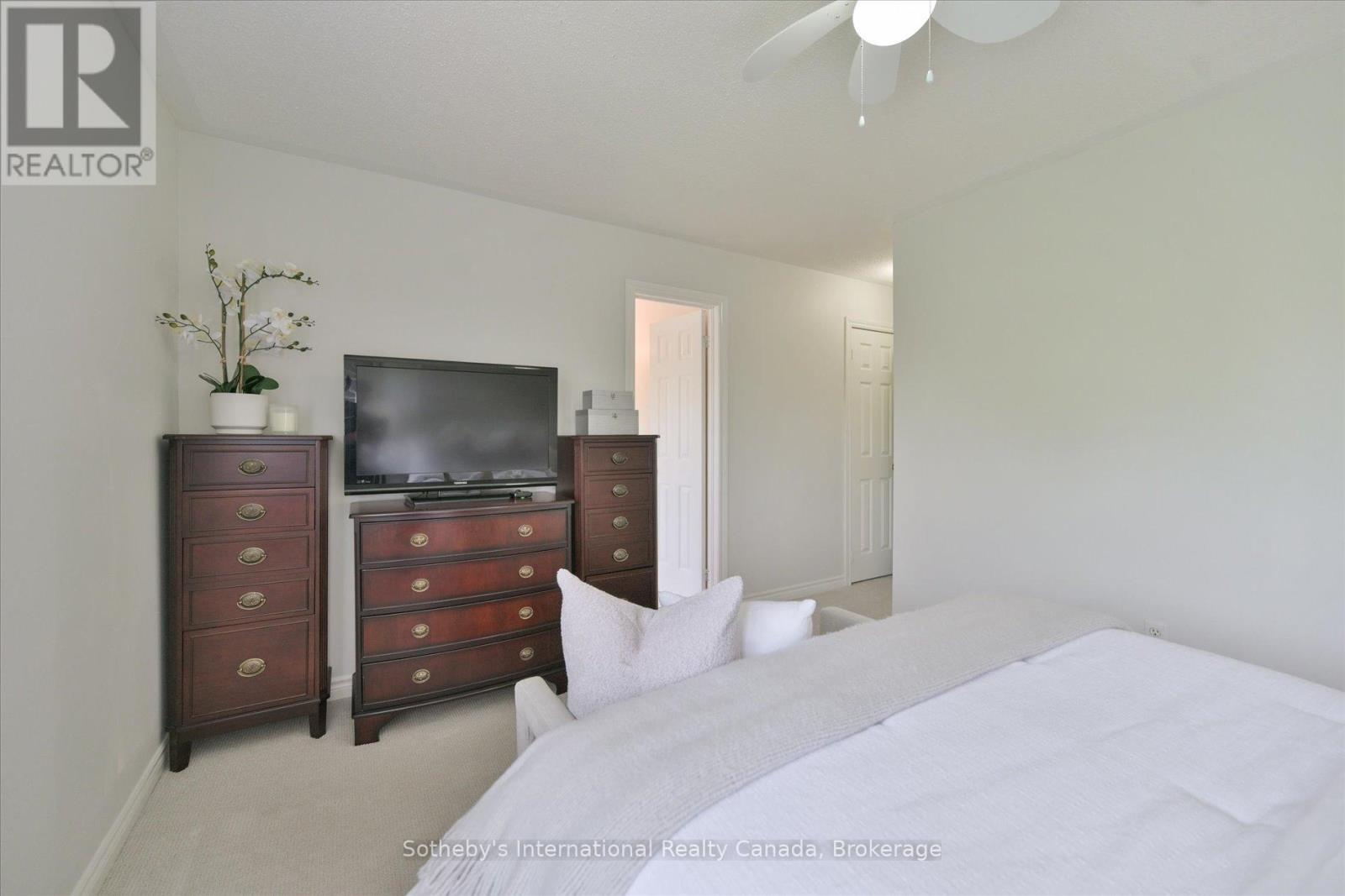 #41 300 RAVINEVIEW WAY - 27