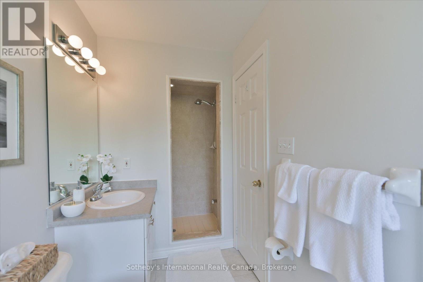 #41 300 RAVINEVIEW WAY - 31