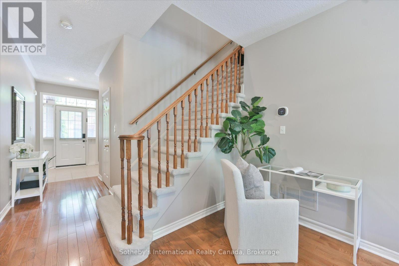#41 300 RAVINEVIEW WAY - 6