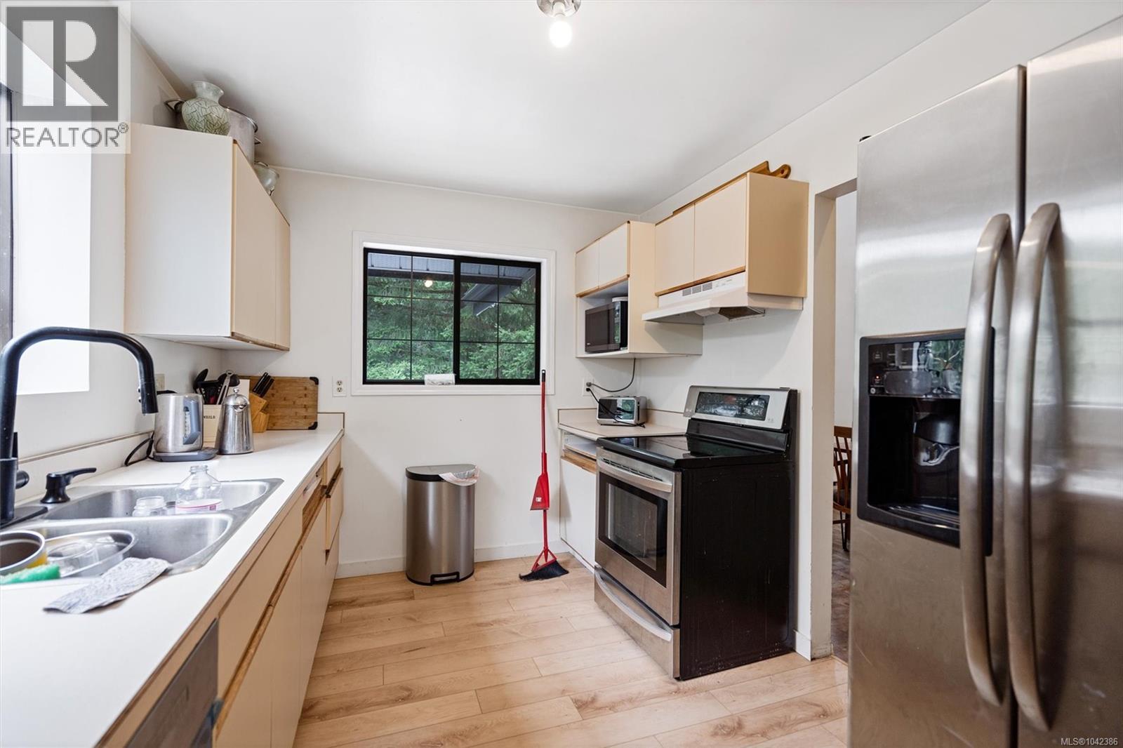2099 Shawnigan Lake Rd - 20