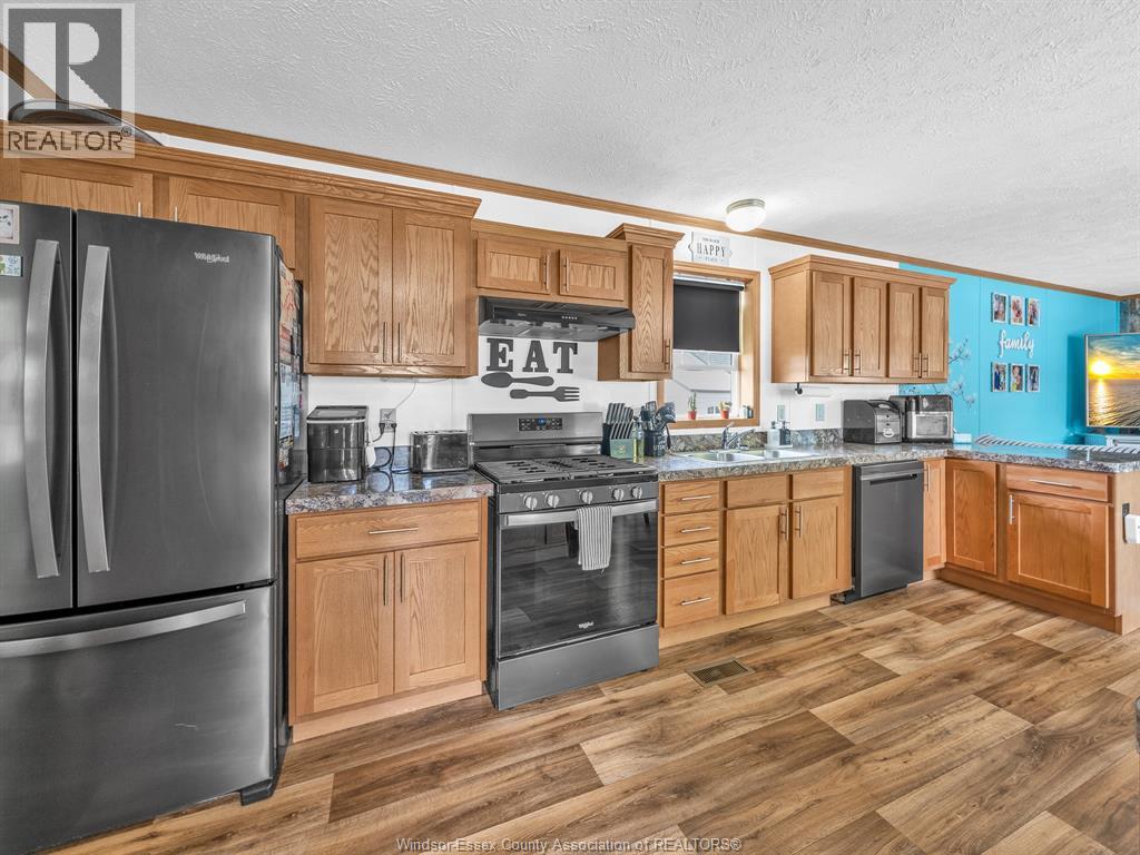 1 OAK COURT - 18