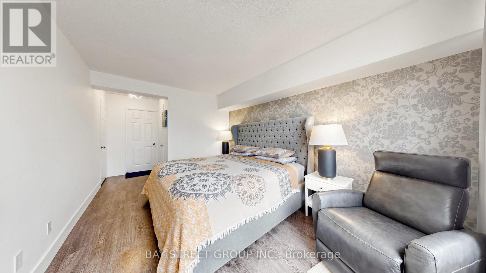 #1416 7 BISHOP AVENUE - 18