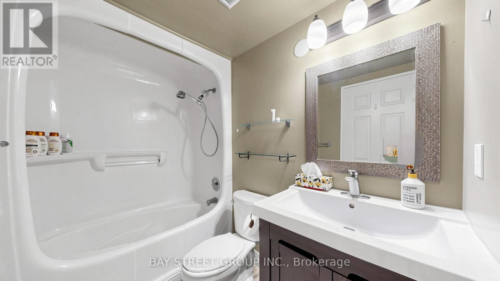 #1416 7 BISHOP AVENUE - 23