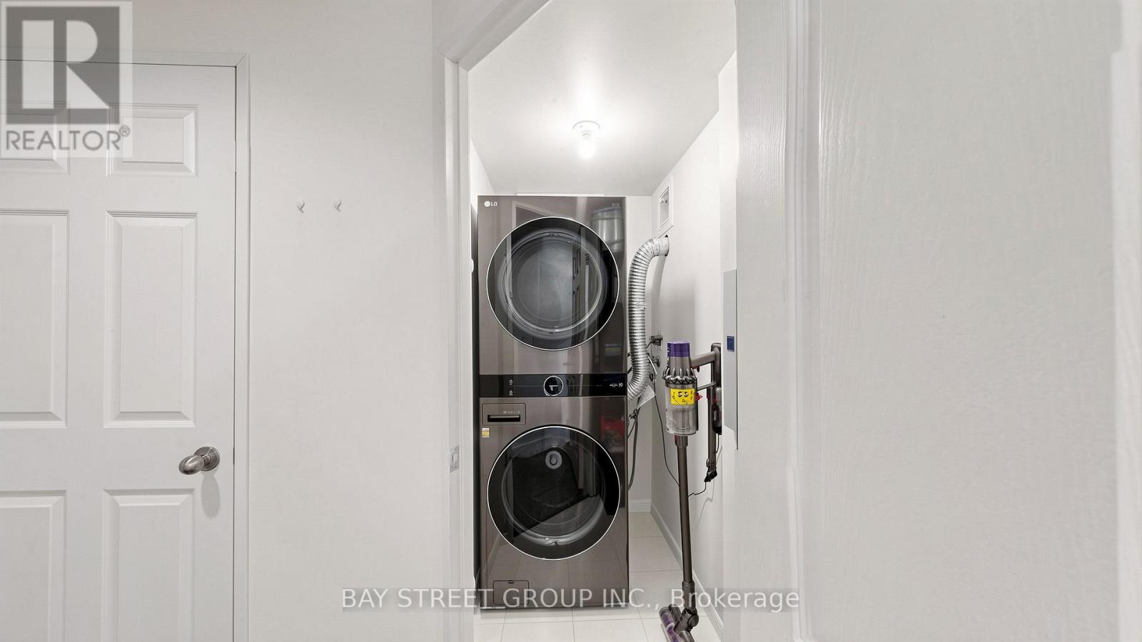 #1416 7 BISHOP AVENUE - 27
