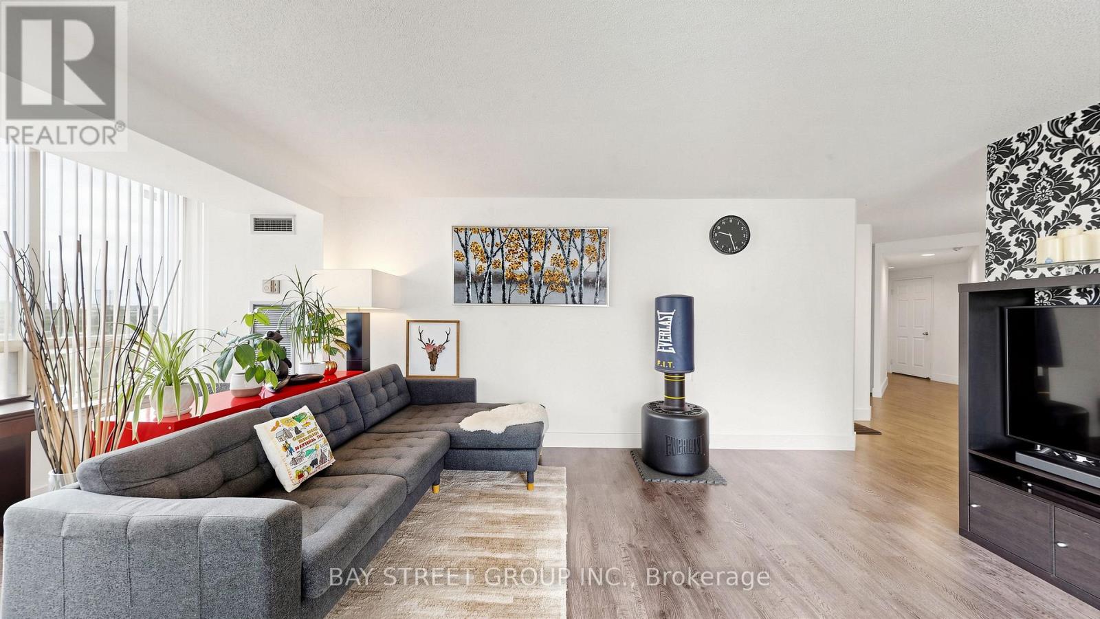 #1416 7 BISHOP AVENUE - 6