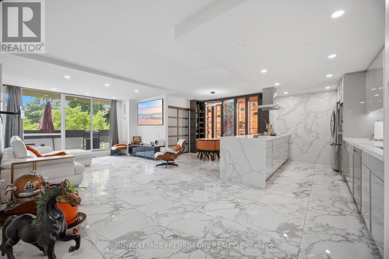 #302 100 CANYON AVENUE - 10