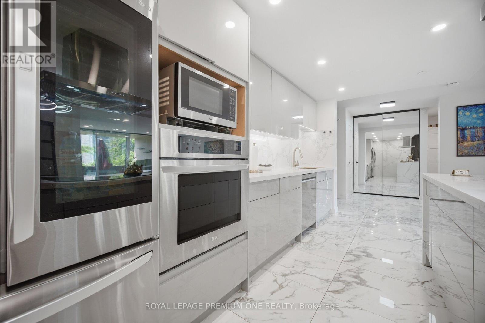 #302 100 CANYON AVENUE - 15