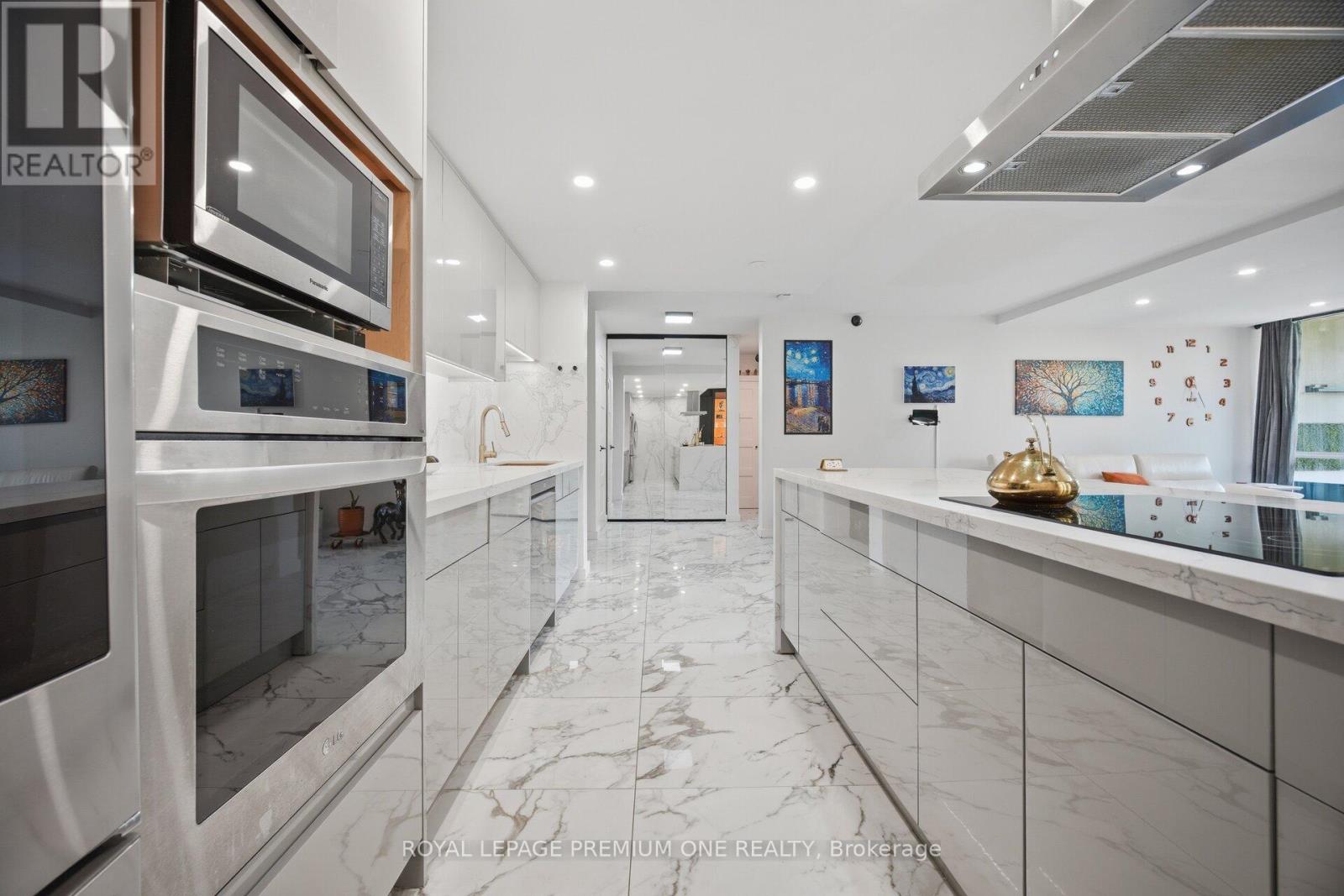 #302 100 CANYON AVENUE - 16