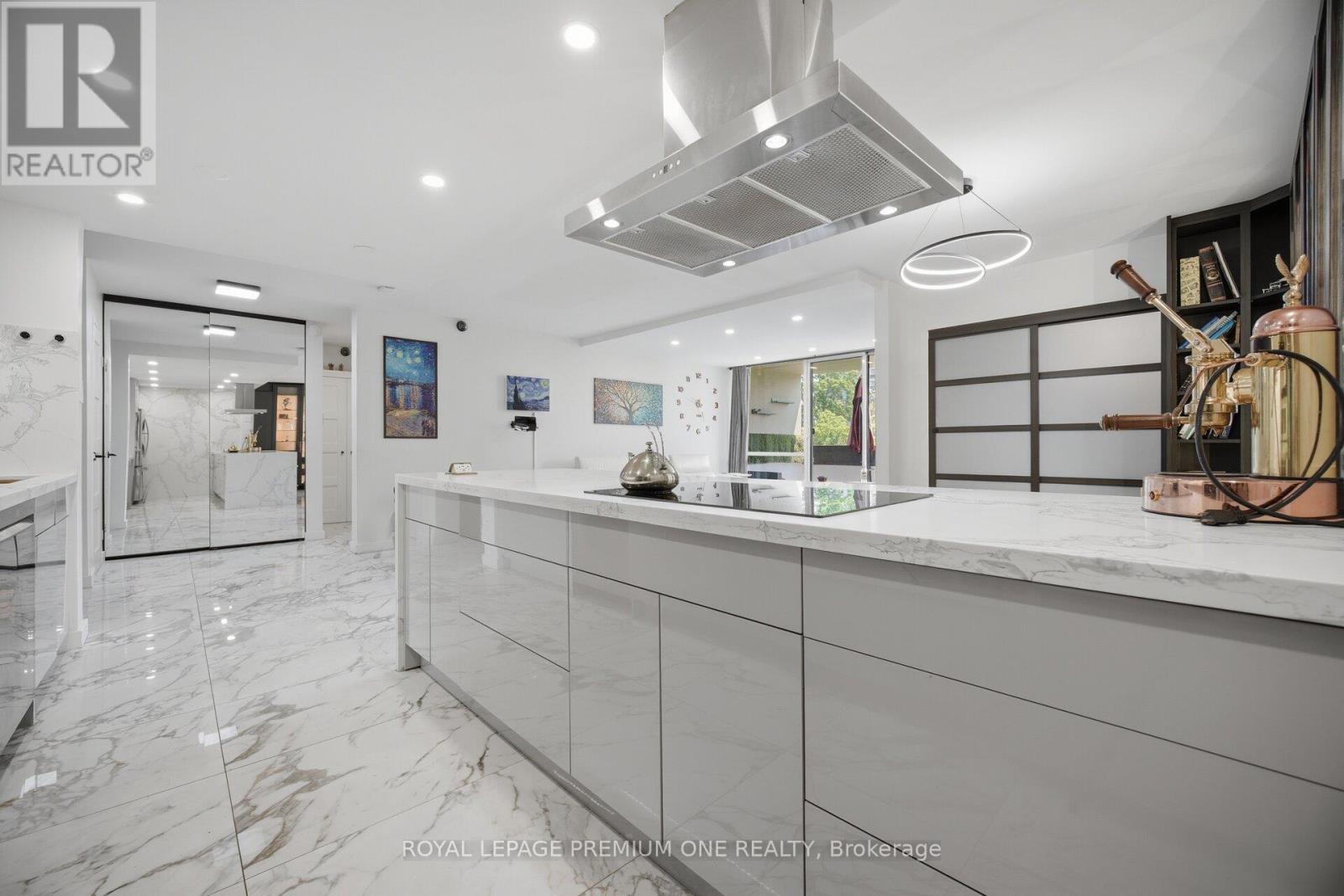 #302 100 CANYON AVENUE - 17