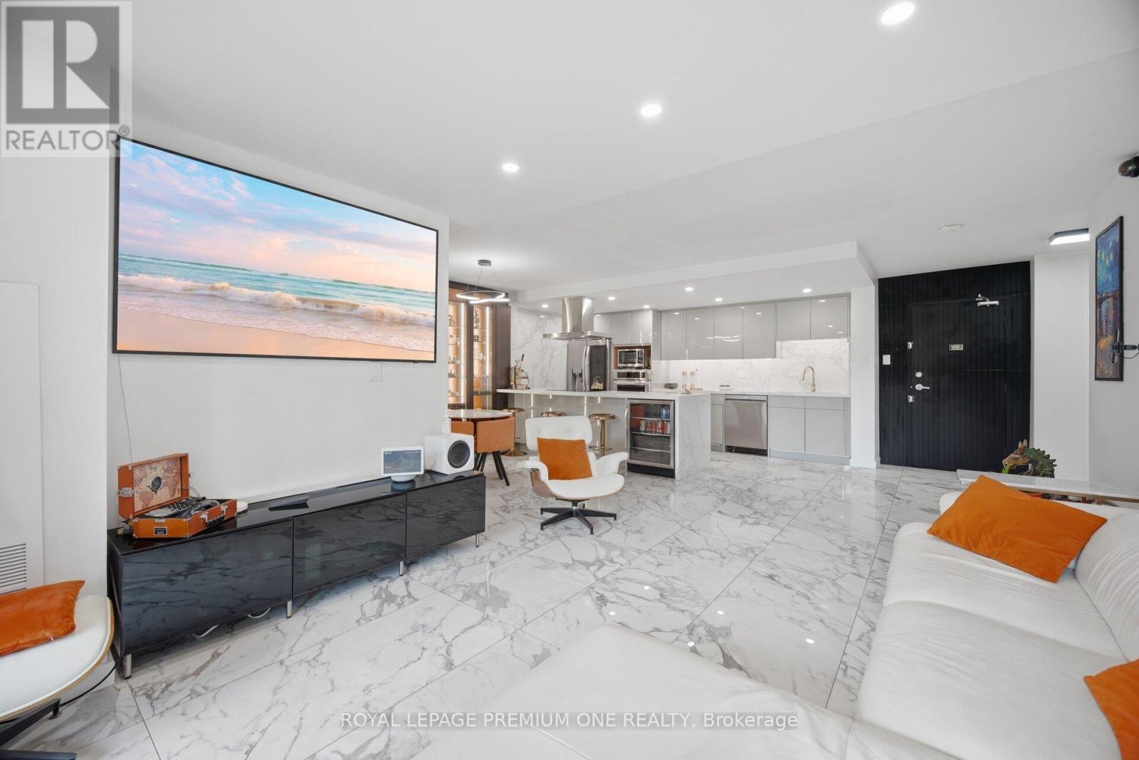 #302 100 CANYON AVENUE - 21