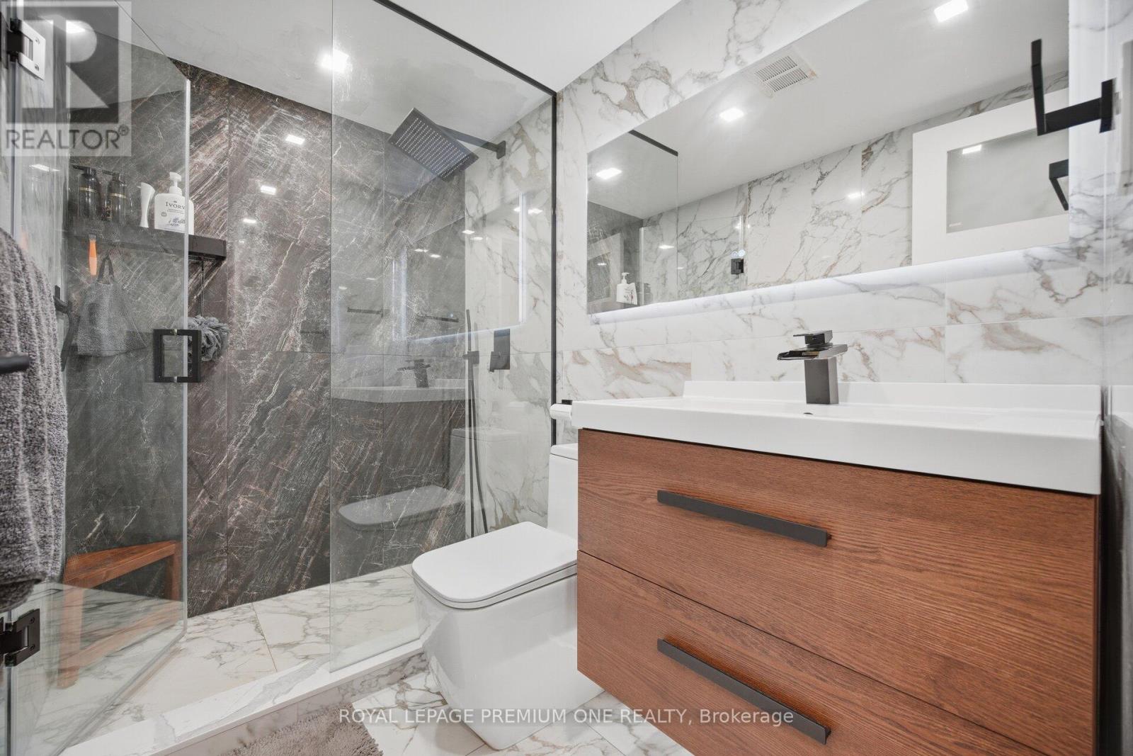 #302 100 CANYON AVENUE - 27