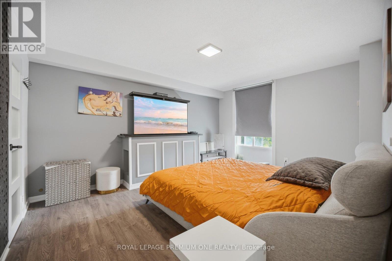 #302 100 CANYON AVENUE - 28