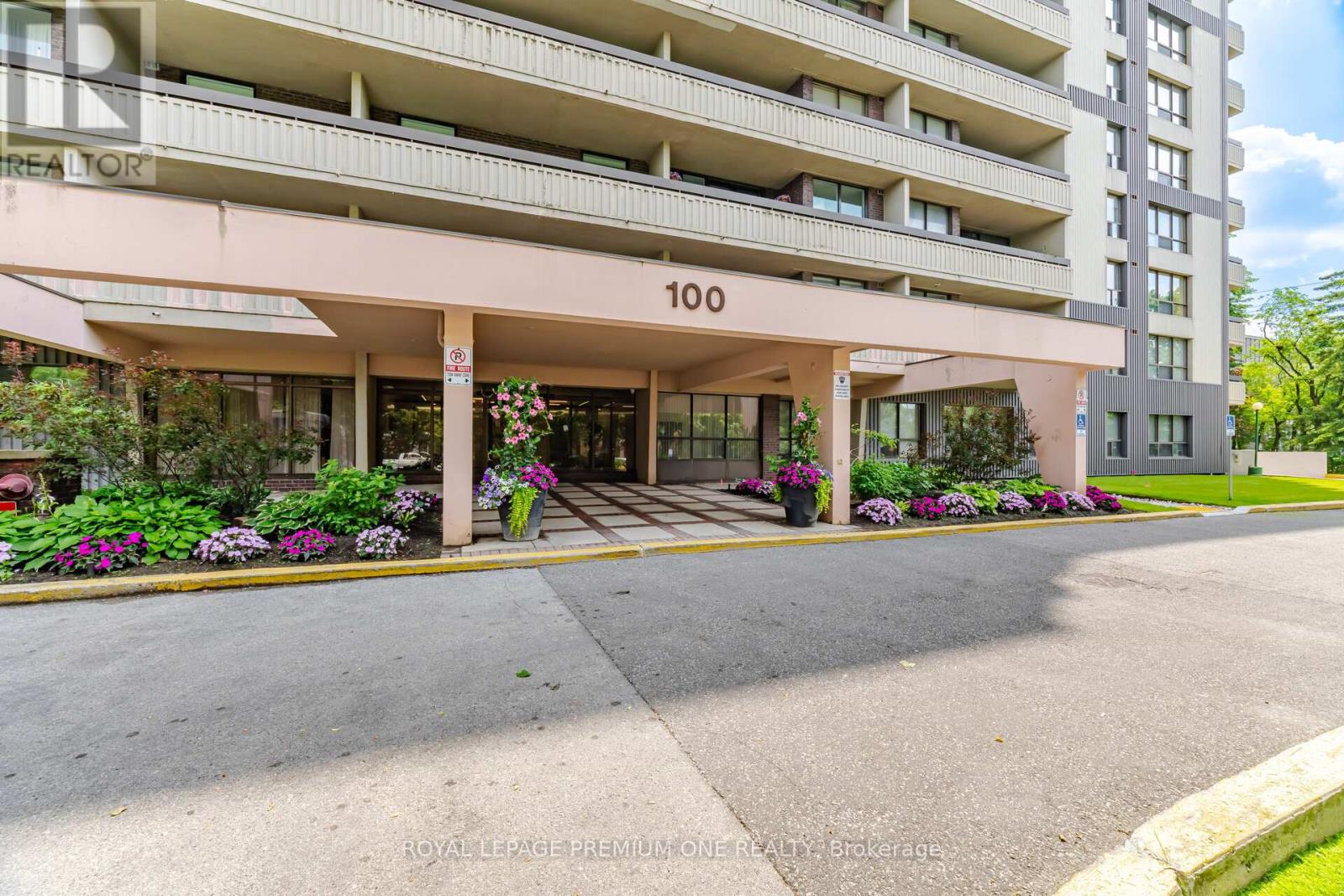 #302 100 CANYON AVENUE - 3