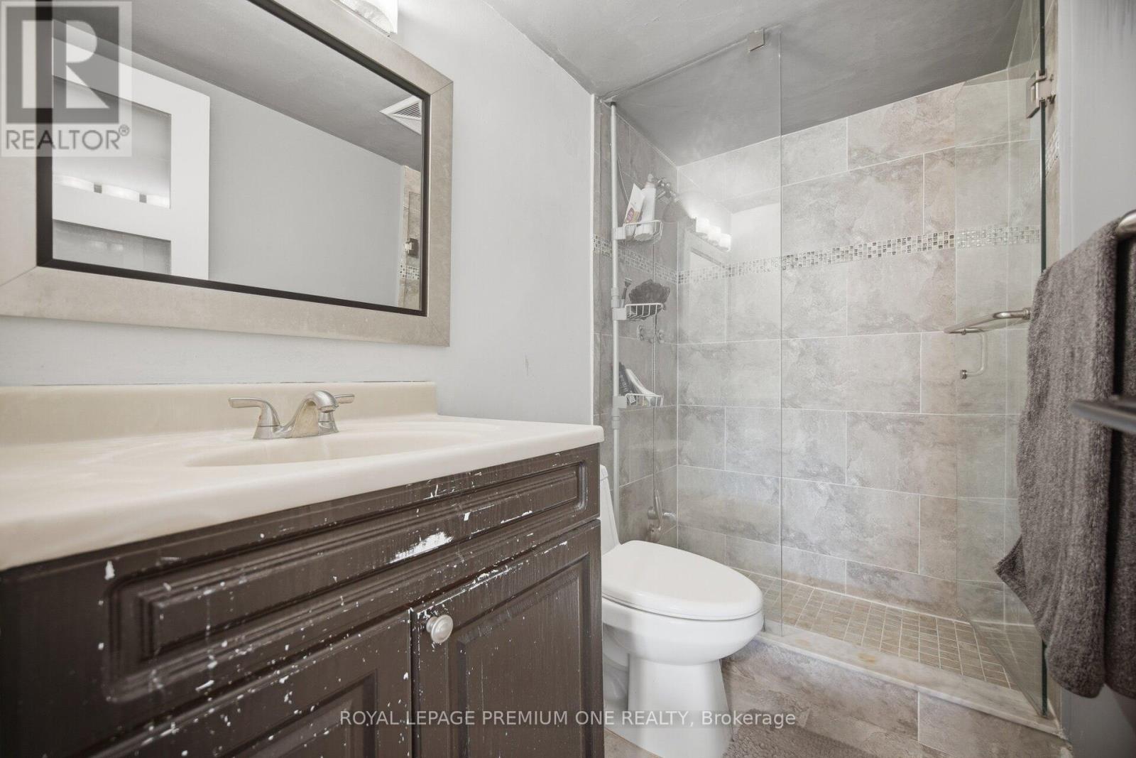 #302 100 CANYON AVENUE - 31
