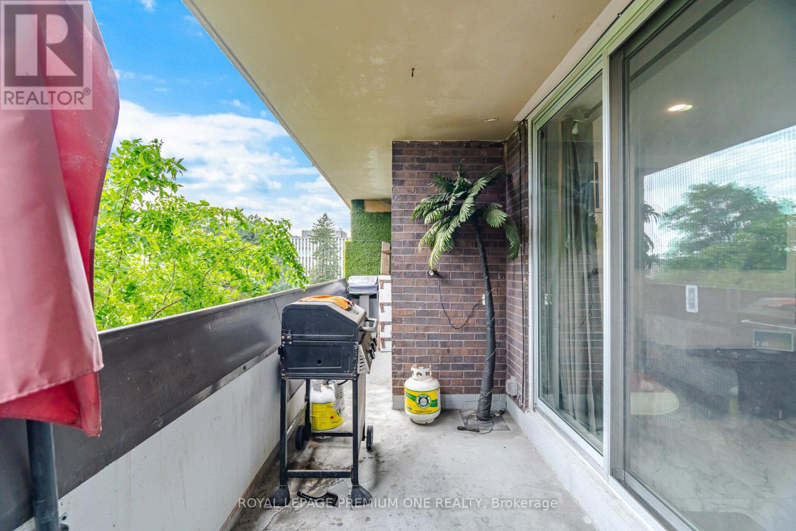 #302 100 CANYON AVENUE - 41