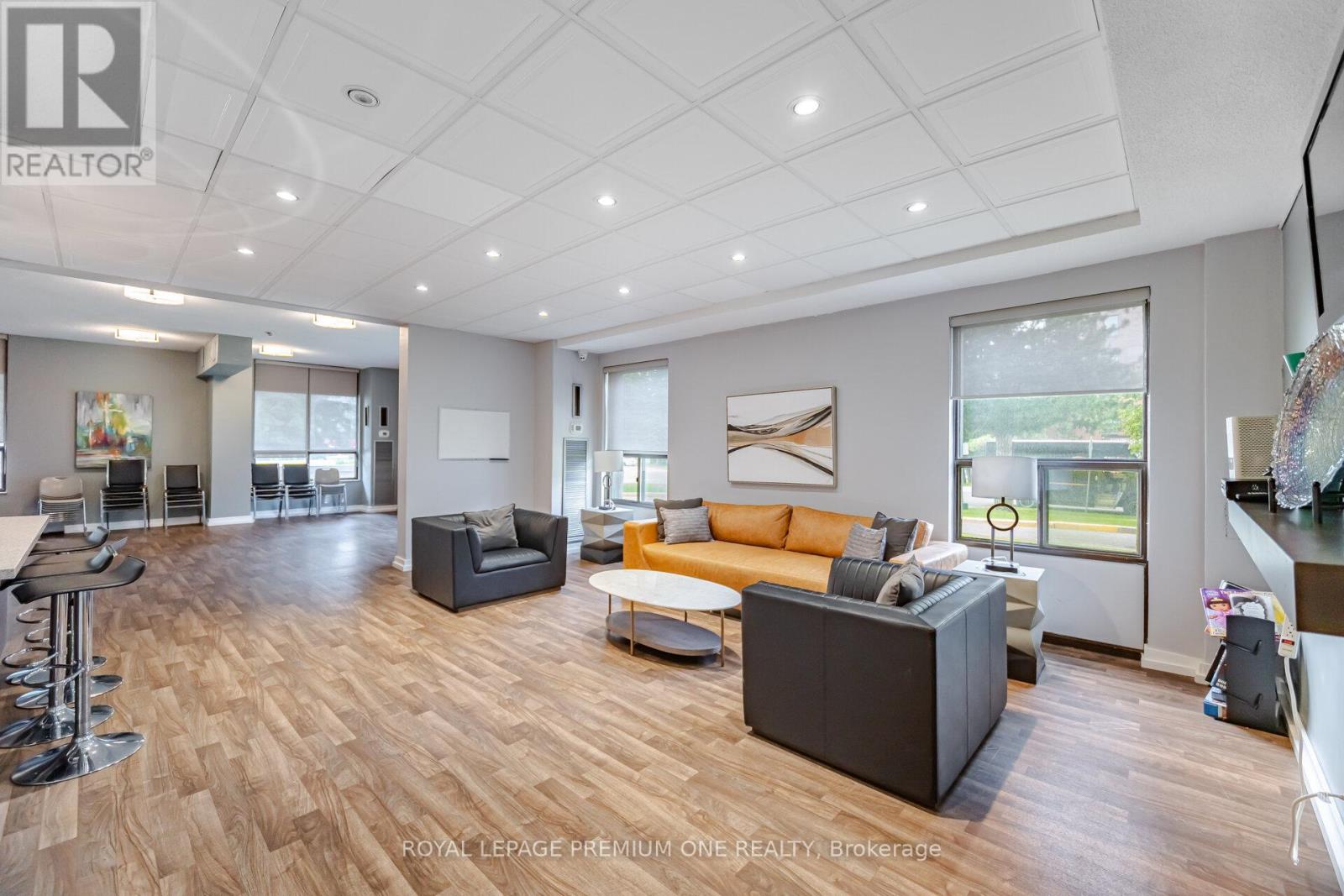 #302 100 CANYON AVENUE - 45