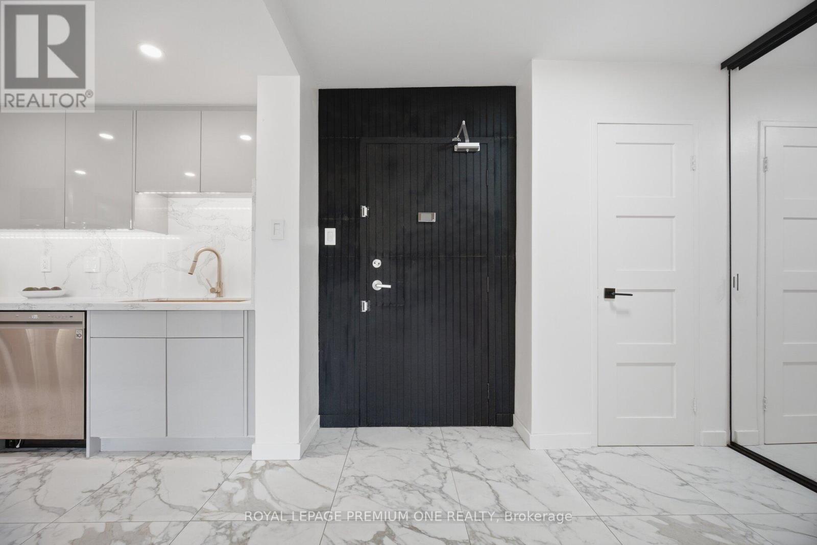 #302 100 CANYON AVENUE - 8